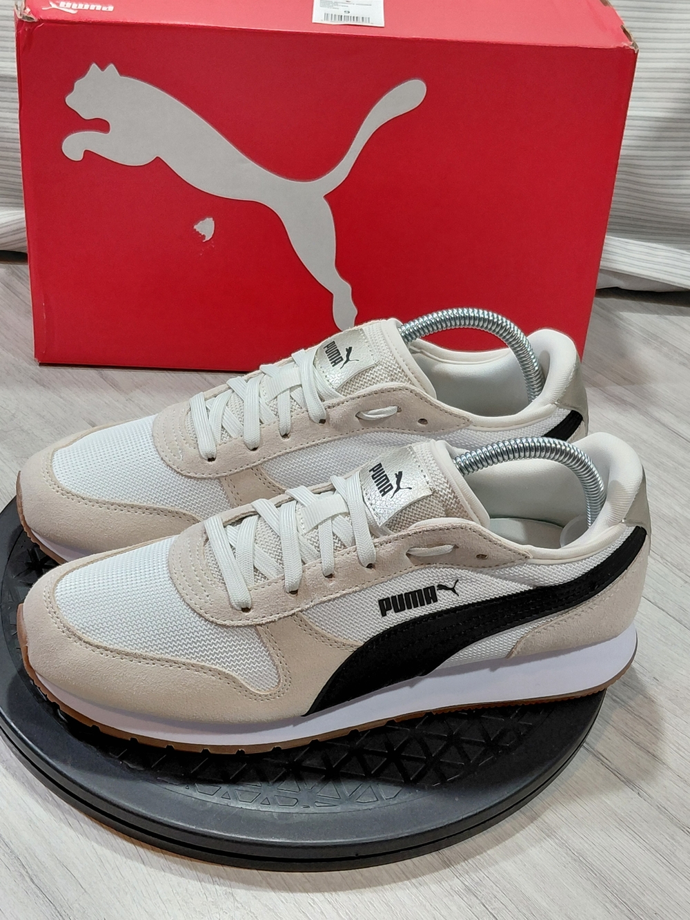 NWT PUMA Womens ST Miler Jogger Sneaker White Cream Black Gum Sole SIZE 9